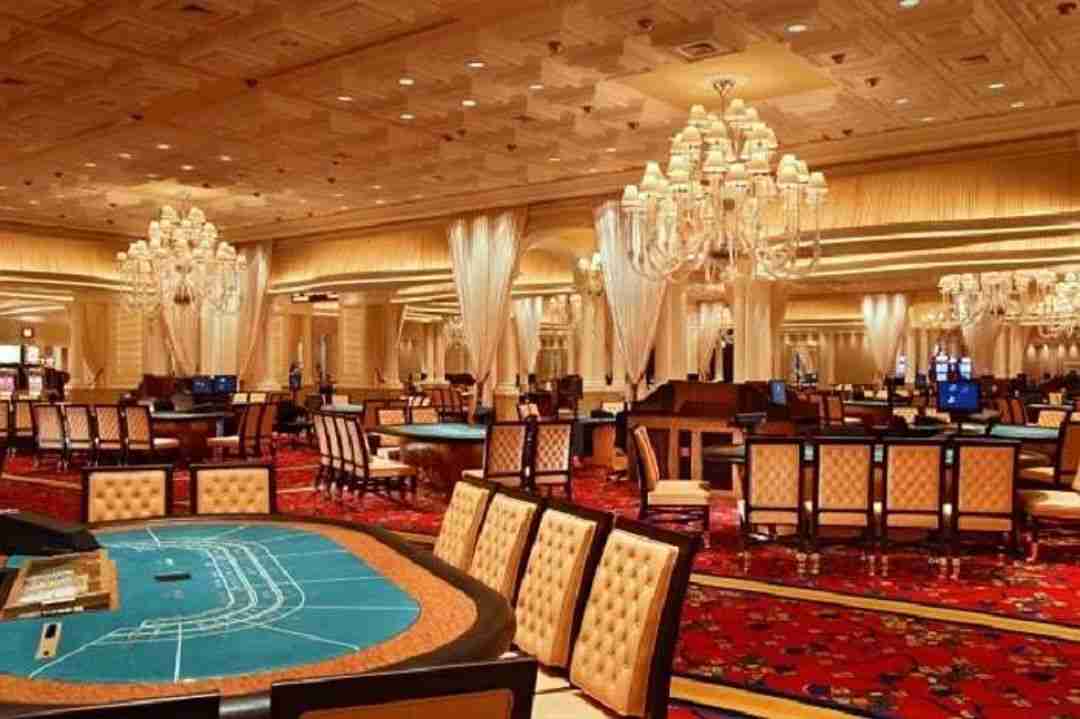 Casino Good Luck sở hữu nhiều máy đánh bạc và bàn chia bài