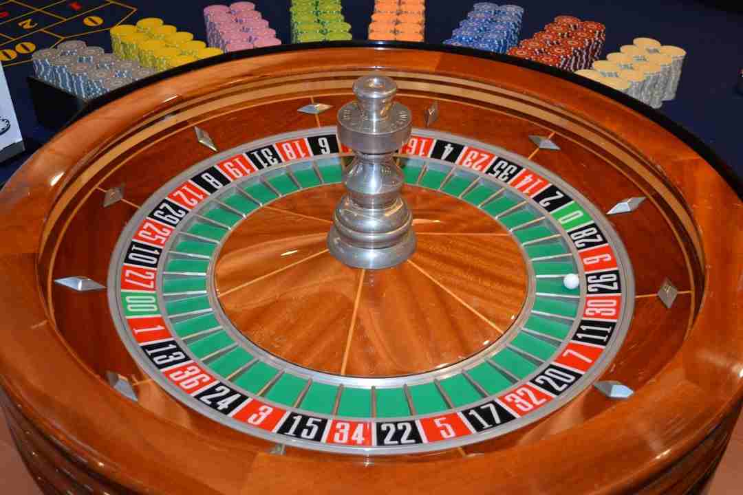 Bạn hãy tận dụng cơ hội kiếm về bộn tiền ở vòng quay Roulette